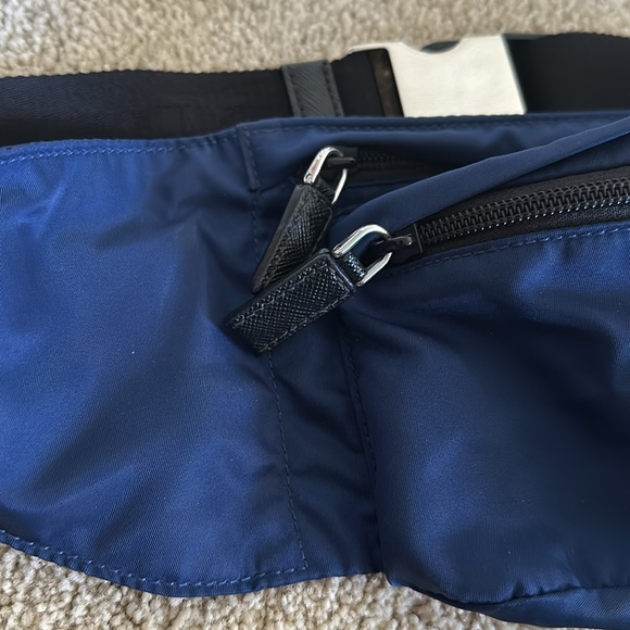 PRADA Re-Nylon and Saffiano leather belt bag NAVY - Picture 4 of 17